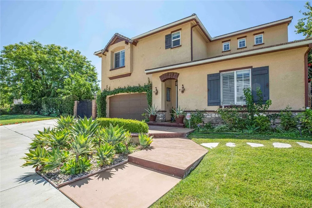 10266 Horsehaven Street, Sun Valley, California 91352, 4 Bedrooms Bedrooms, ,3 BathroomsBathrooms,Residential,For Sale,Horsehaven,GD25178085