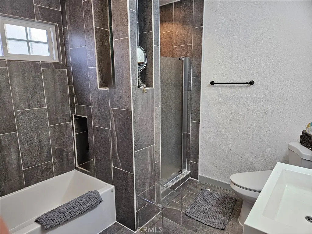 5820 Cimarron Street, Los Angeles, California 90047 home-pic-13