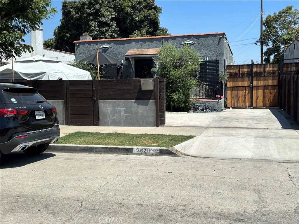 5820 Cimarron Street, Los Angeles, California 90047 home-pic-28