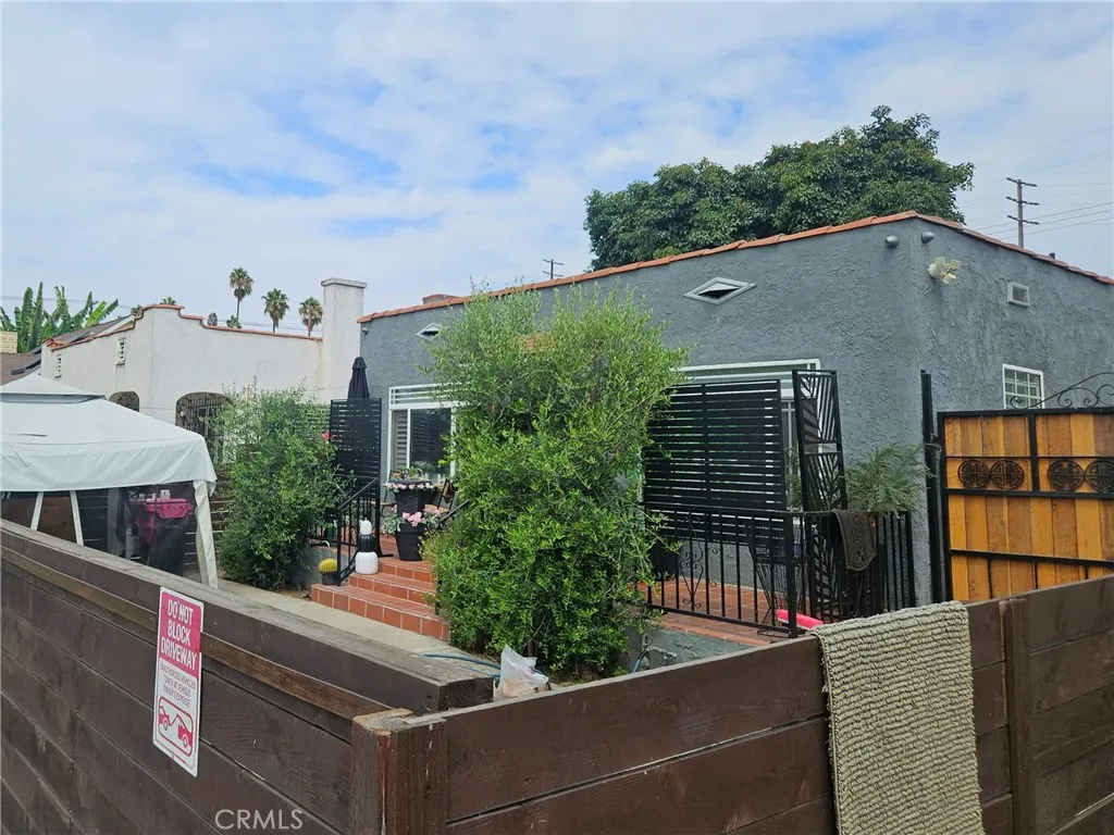 5820 Cimarron Street, Los Angeles, California 90047 home-pic-21