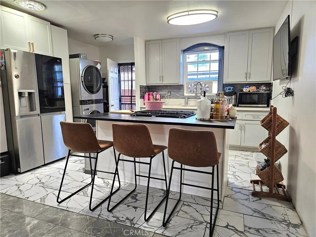5820 Cimarron Street, Los Angeles, California 90047 home-pic-3
