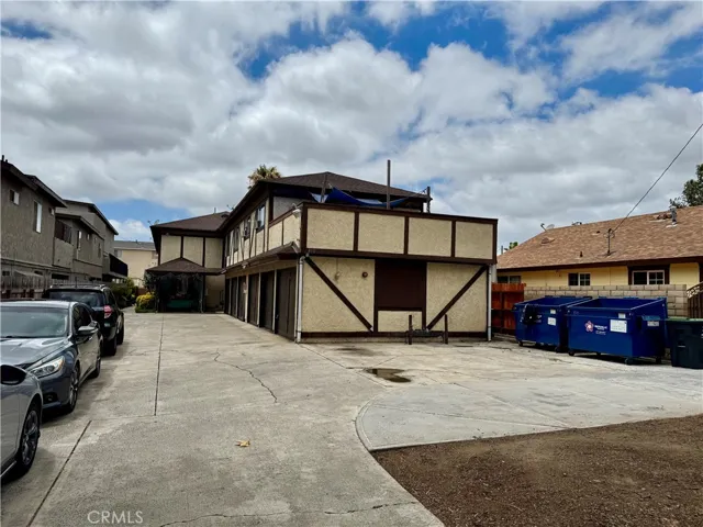 810 S Flower Street, Santa Ana, California 92703