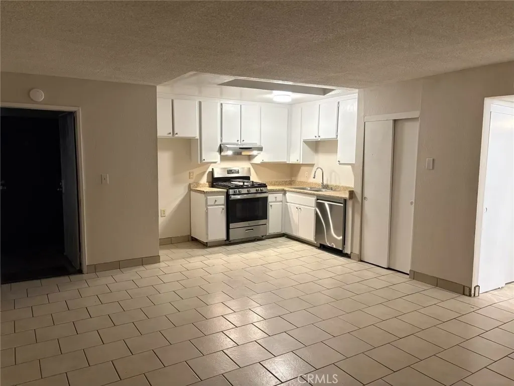 419 E Sycamore St E, Anaheim, California 92805, 2 Bedrooms Bedrooms, ,2 BathroomsBathrooms,Residential Lease,For Rent,E Sycamore St,OC25178185