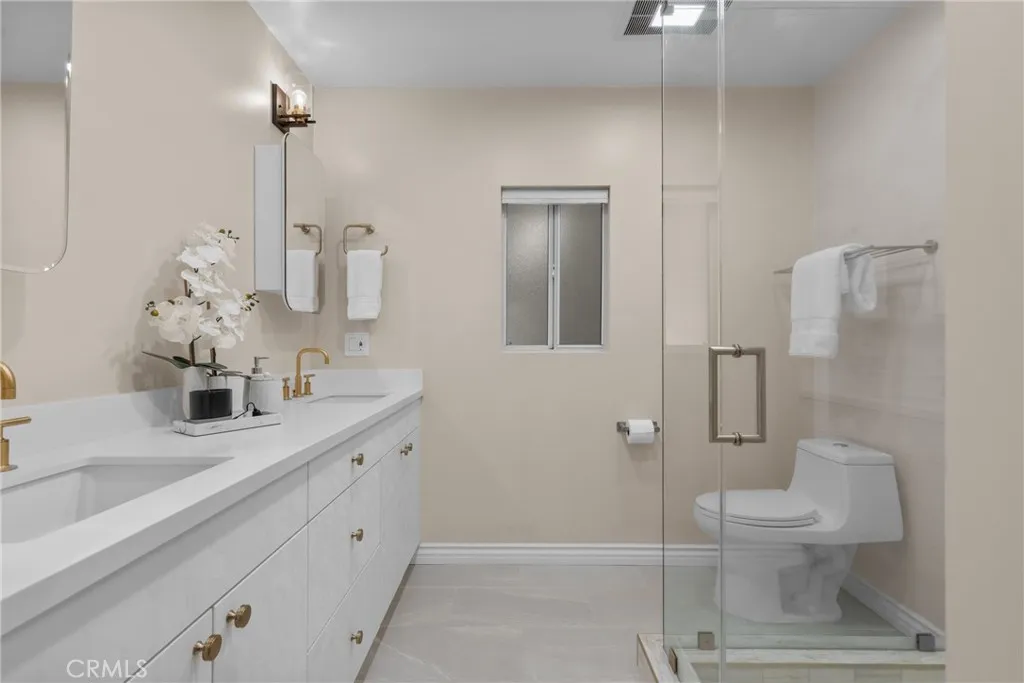 5835 Denny Avenue, North Hollywood, California 91601 home-pic-18