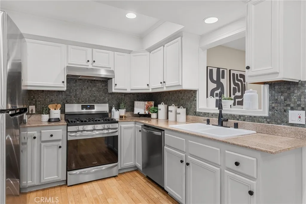 5835 Denny Avenue, North Hollywood, California 91601 home-pic-7