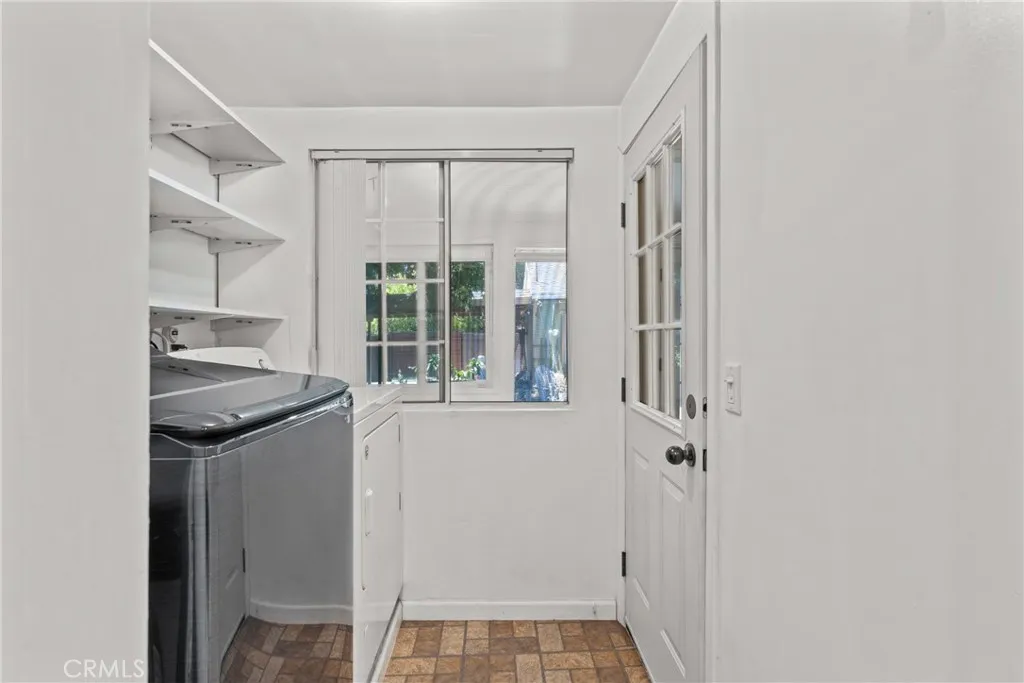 5835 Denny Avenue, North Hollywood, California 91601 home-pic-15