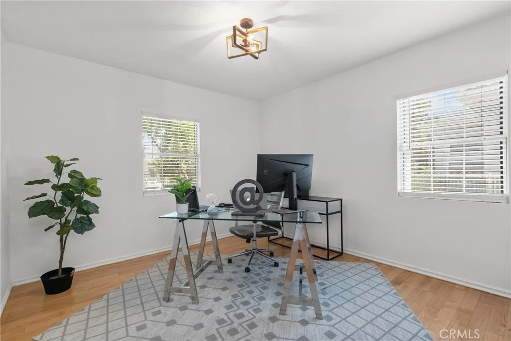5835 Denny Avenue, North Hollywood, California 91601 home-pic-22