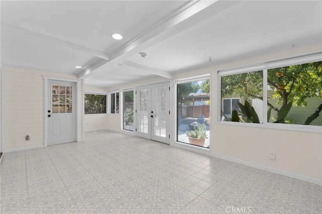 5835 Denny Avenue, North Hollywood, California 91601 home-pic-13