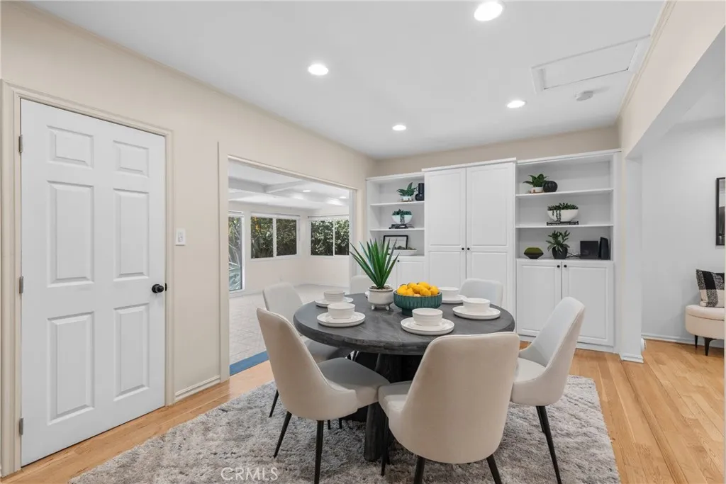 5835 Denny Avenue, North Hollywood, California 91601 home-pic-11