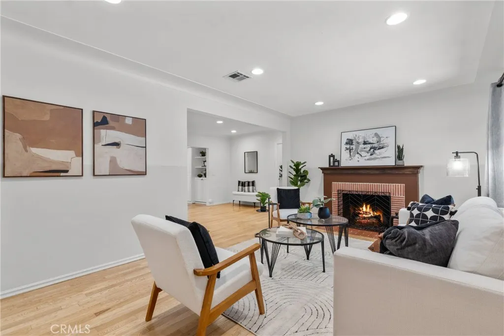 5835 Denny Avenue, North Hollywood, California 91601 home-pic-4