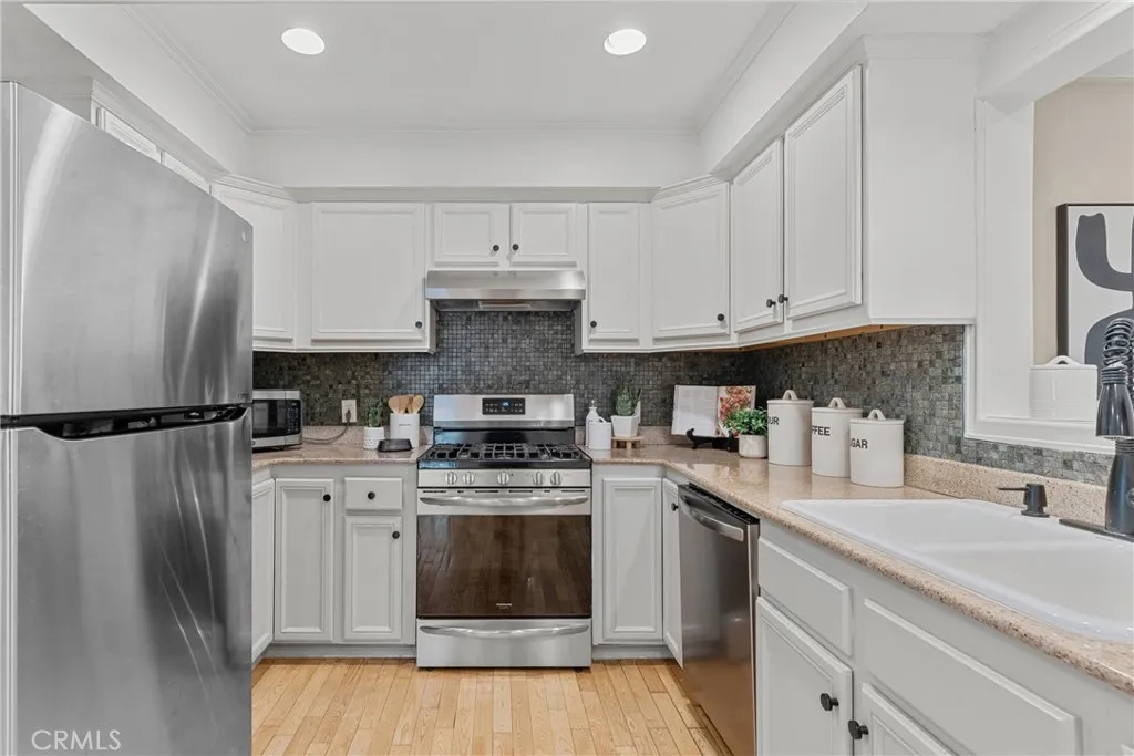5835 Denny Avenue, North Hollywood, California 91601 home-pic-6