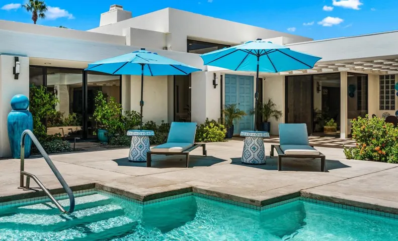 21-45675 (AERIAL) Sugarloaf Mountain Tra