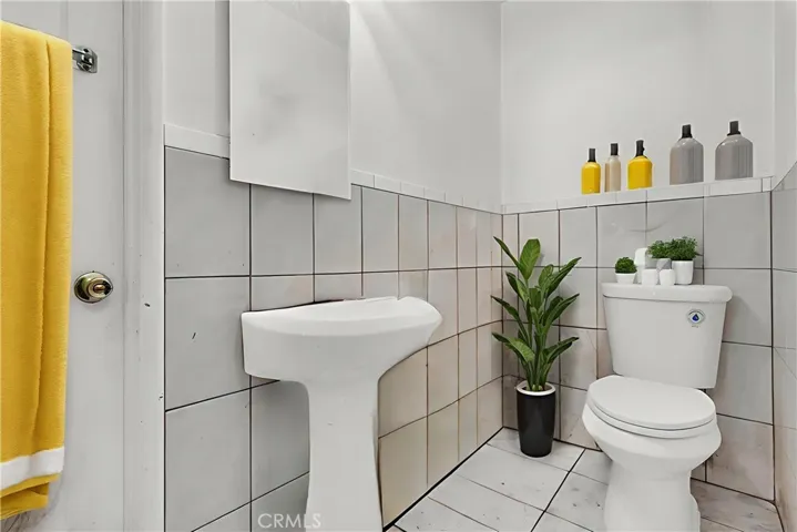 Virtual Photo of Bathroom