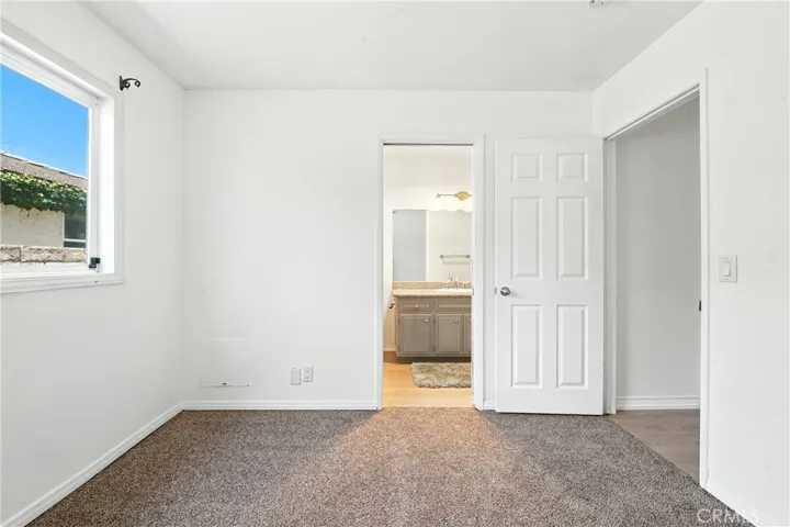 2nd bed with full bath