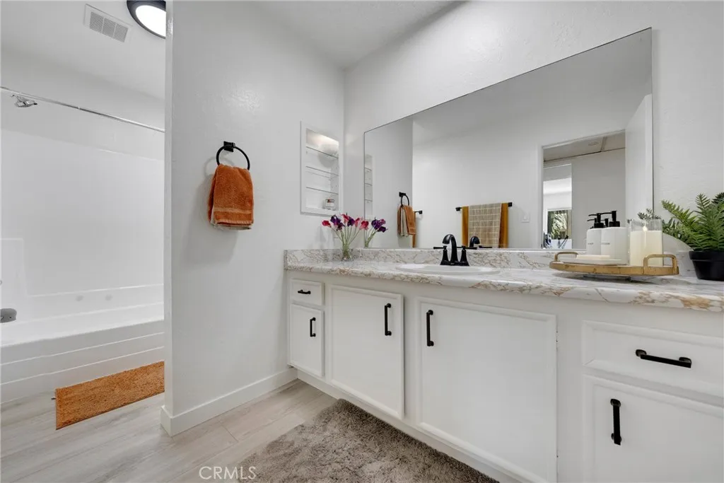 2386 E Del Mar Boulevard 226, Pasadena, California 91107 home-pic-16