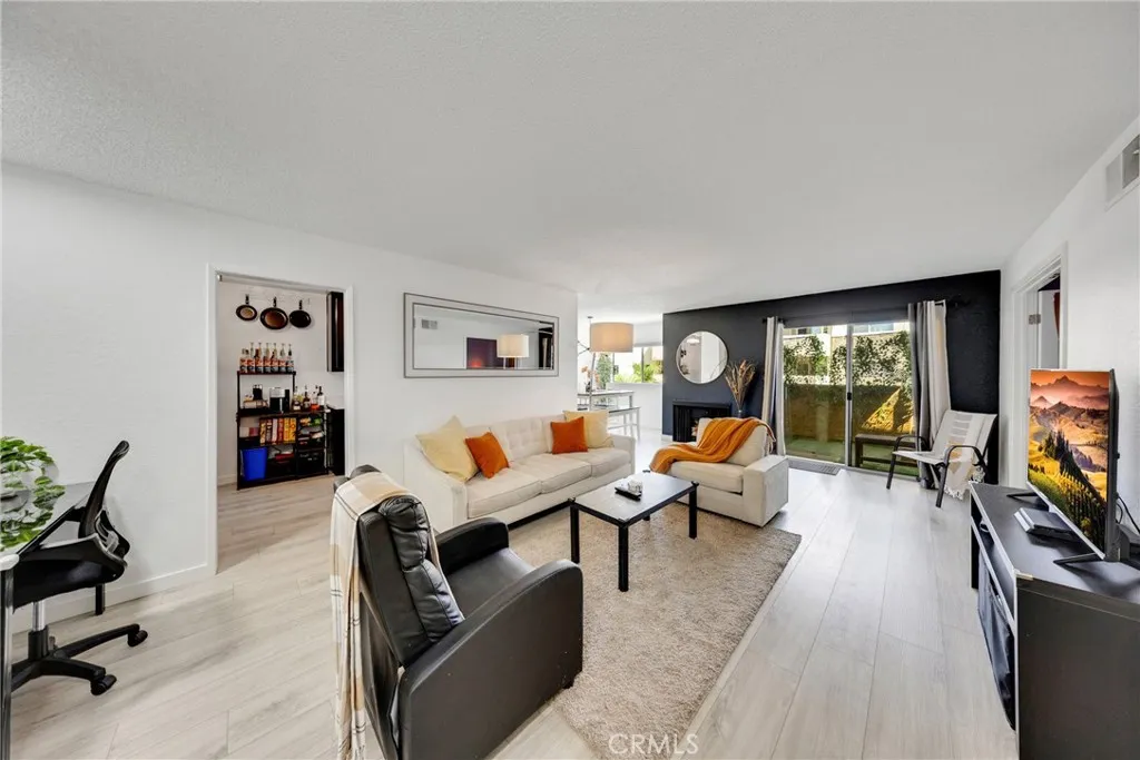 2386 E Del Mar Boulevard 226, Pasadena, California 91107 home-pic-1