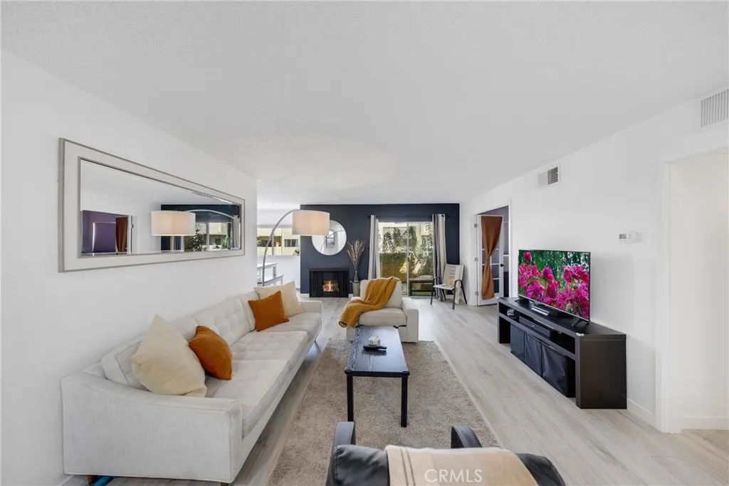 2386 E Del Mar Boulevard 226, Pasadena, California 91107 home-pic-0