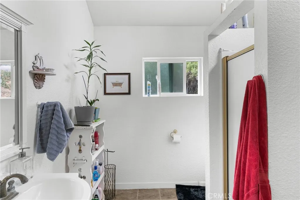 SFR -Bathroom