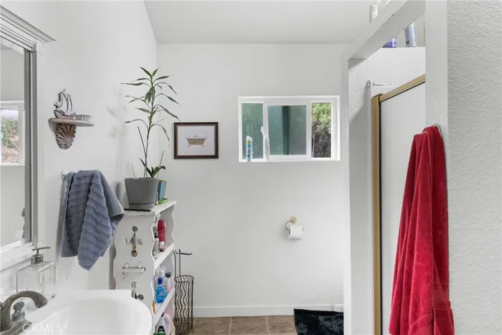 SFR -Bathroom