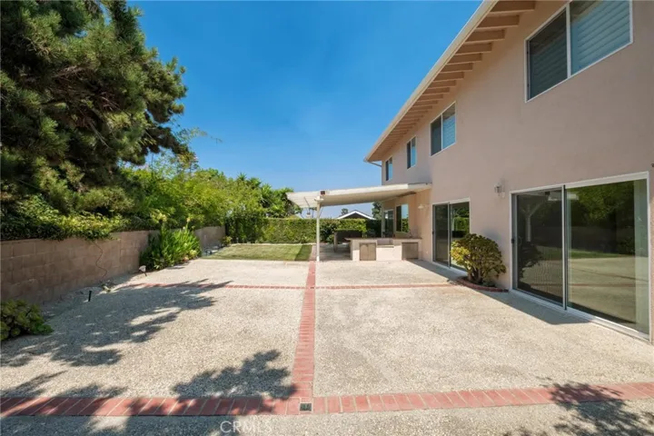 Great area for entertaining