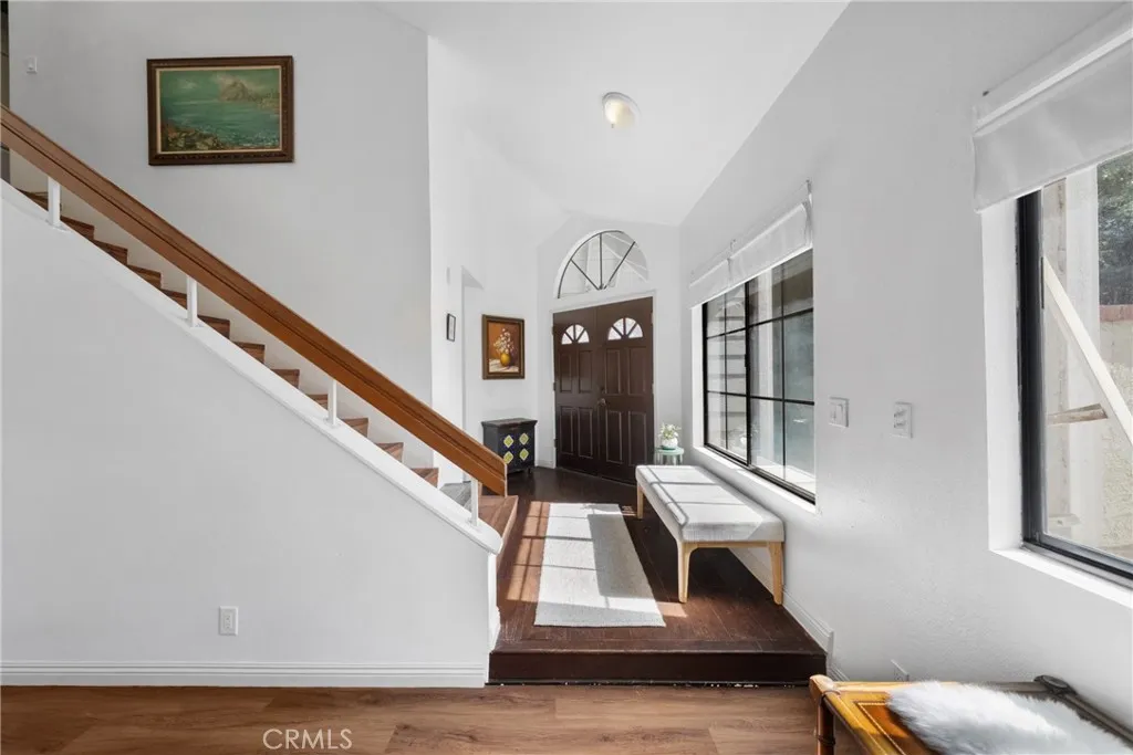 2172 Falcon Crest Drive, Riverside, California 92506 home-pic-2