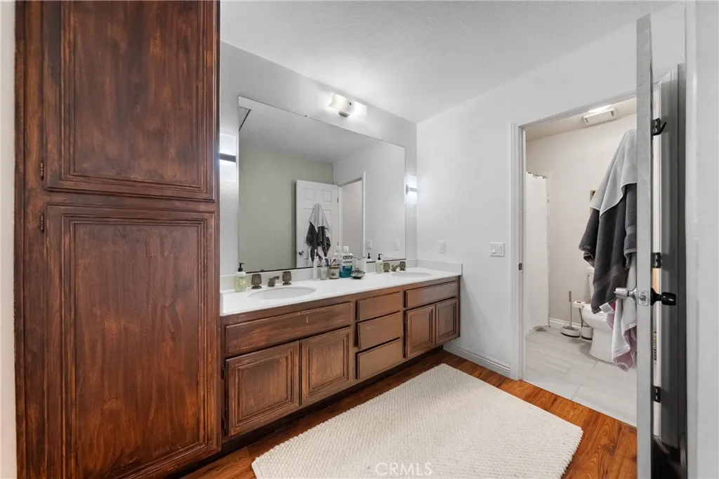 2172 Falcon Crest Drive, Riverside, California 92506 home-pic-16