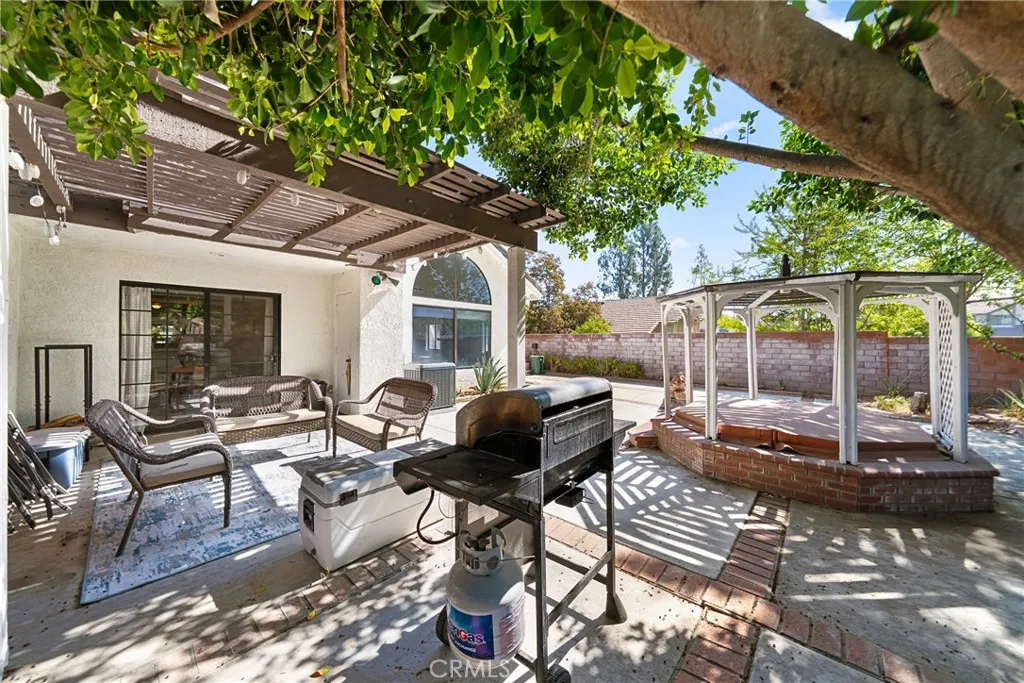2172 Falcon Crest Drive, Riverside, California 92506 home-pic-19