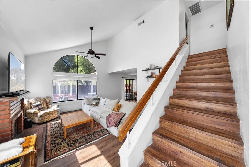 2172 Falcon Crest Drive, Riverside, California 92506 home-pic-3