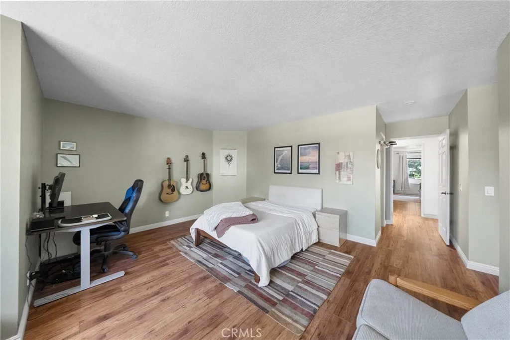 2172 Falcon Crest Drive, Riverside, California 92506 home-pic-13