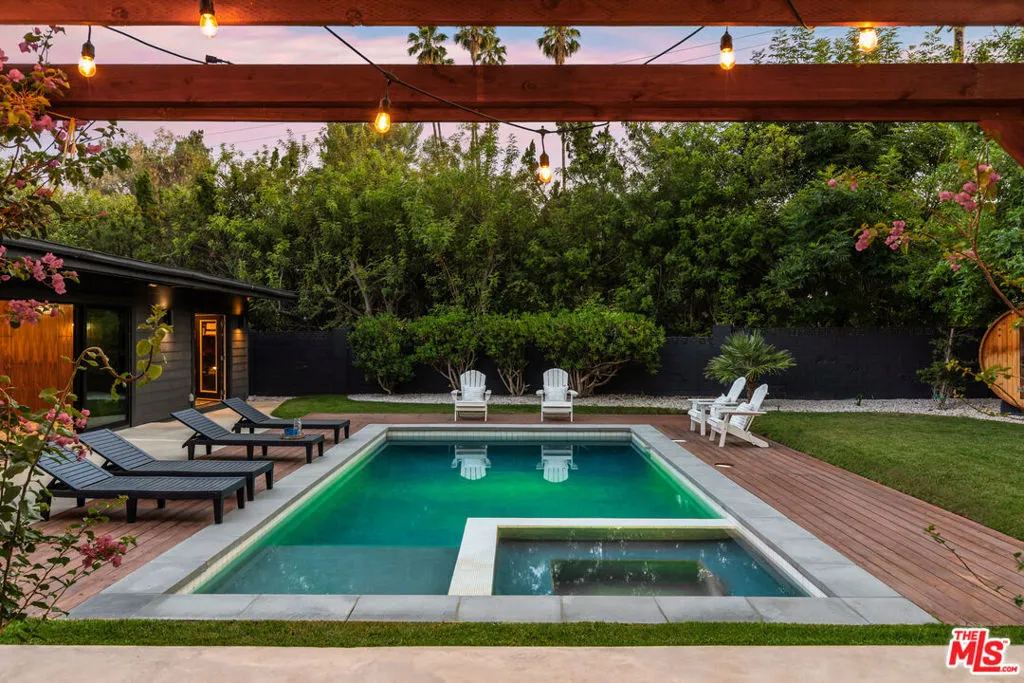 5831 Elba Place, Woodland Hills, California 91367 home-pic-38