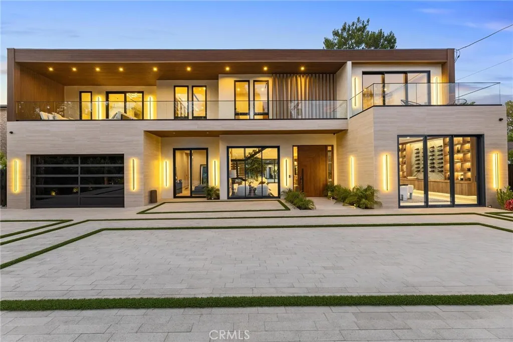 18777 Wells Drive, Tarzana, California 91356, 6 Bedrooms Bedrooms, ,8 BathroomsBathrooms,Residential,For Sale,Wells,SR25177601