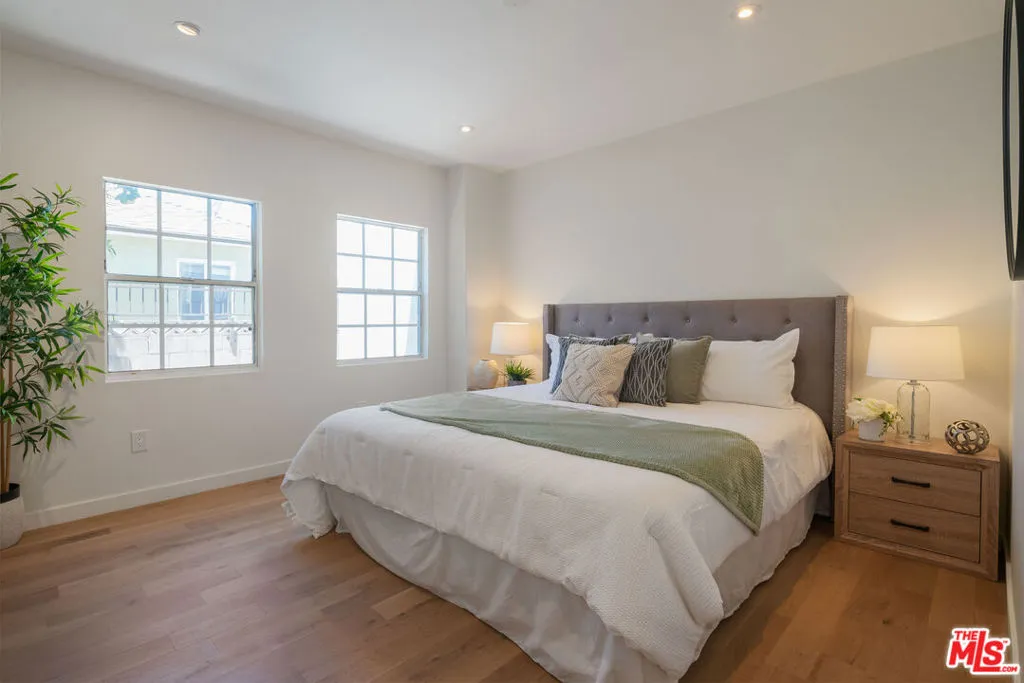 1826 W 78th Street, Los Angeles, California 90047 home-pic-20