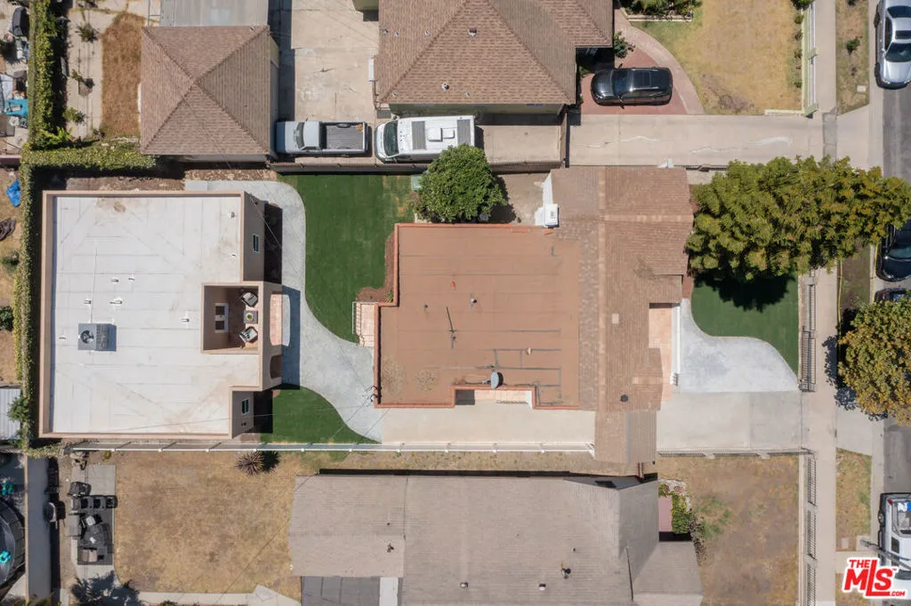 1826 W 78th Street, Los Angeles, California 90047 home-pic-47