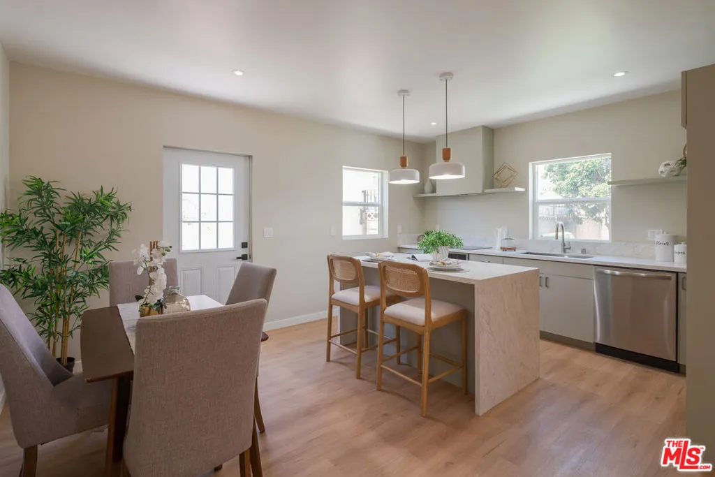 1826 W 78th Street, Los Angeles, California 90047 home-pic-37