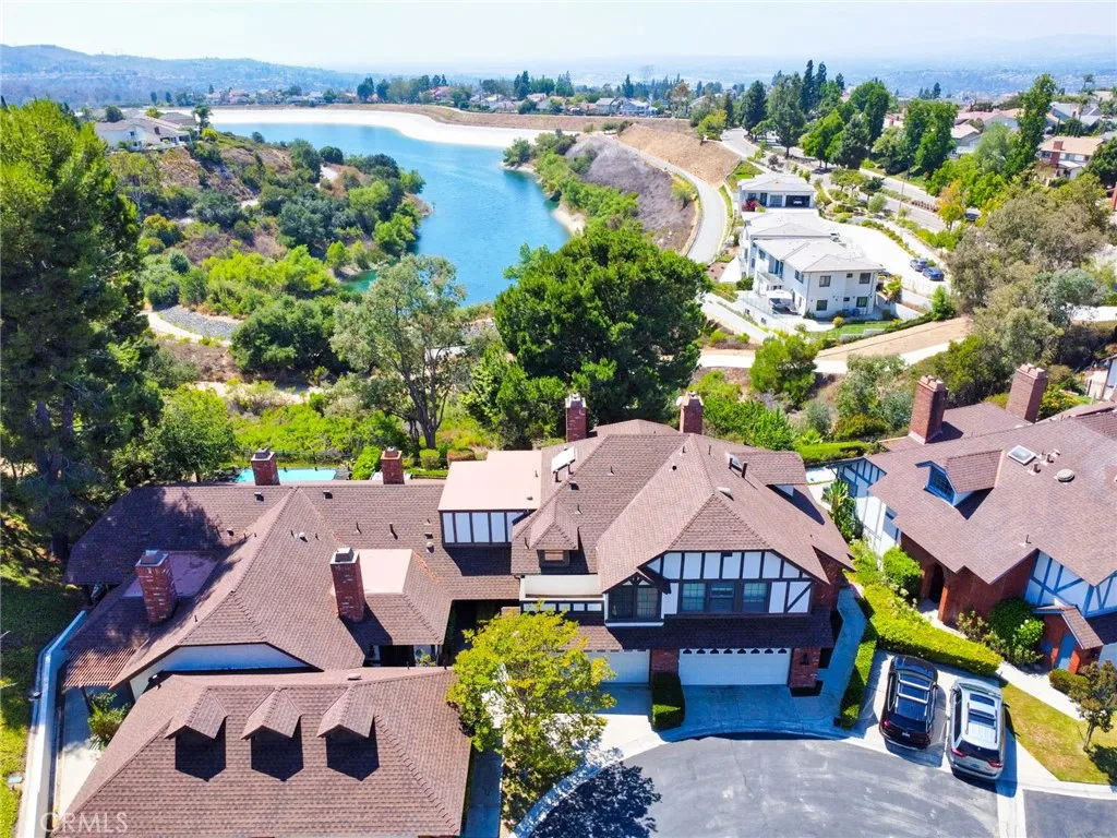 950 S Rim Crest Drive 12, Anaheim Hills, California 92807, 2 Bedrooms Bedrooms, ,3 BathroomsBathrooms,Residential Lease,For Rent,Rim Crest,TR25178360