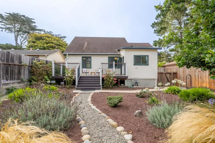 1222 Lincoln Avenue, Pacific Grove, California 93950