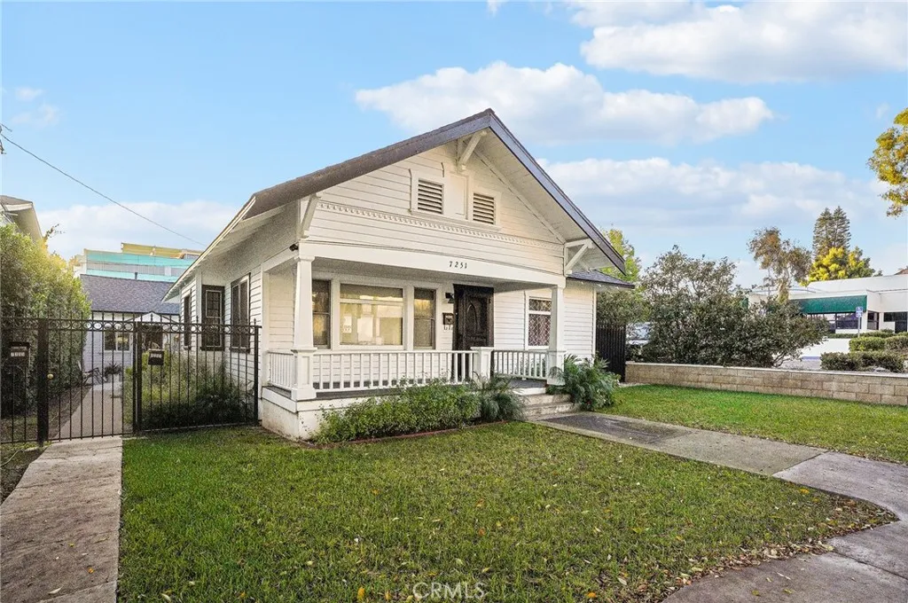 7251 Painter Avenue 7255, Whittier, California 90602 home-pic-2