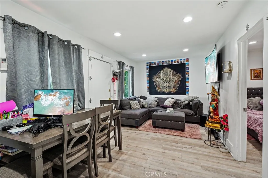 7251 Painter Avenue 7255, Whittier, California 90602 home-pic-20