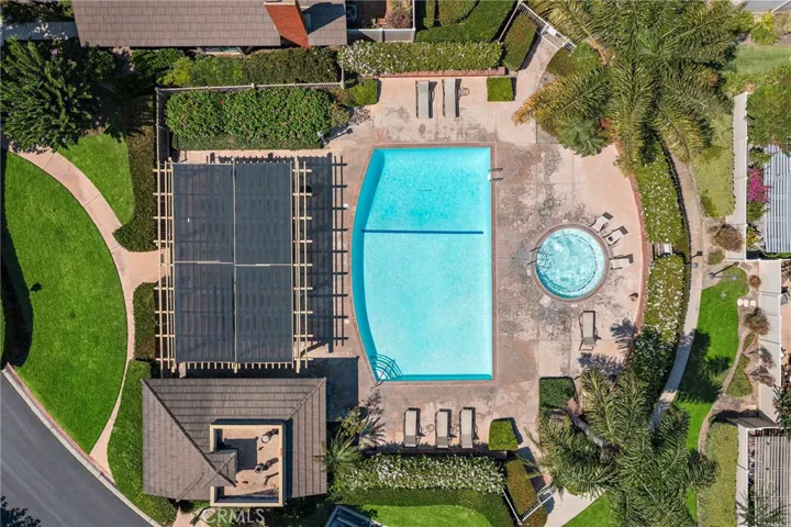 Luxury Townhomes with Association Pool, Spa, Walking Paths, and Greenbelts,