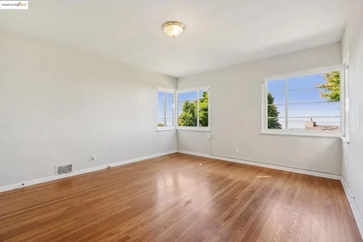 119 Villanova Dr, Oakland, California 94611