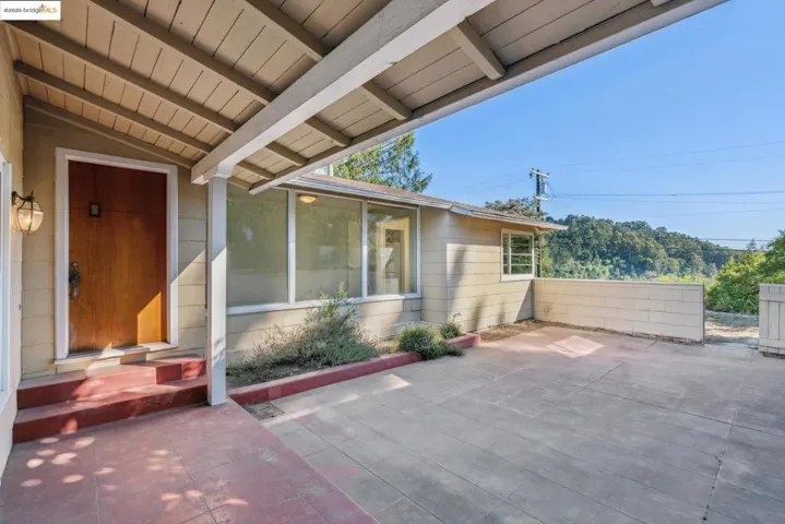 119 Villanova Dr, Oakland, California 94611
