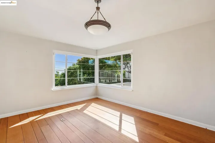 119 Villanova Dr, Oakland, California 94611