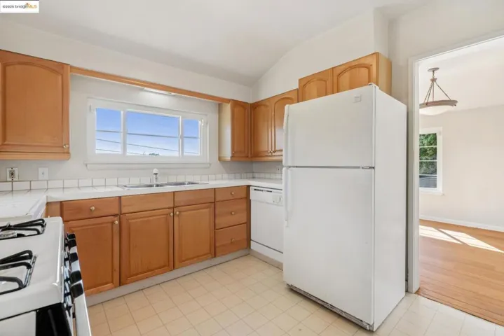 119 Villanova Dr, Oakland, California 94611