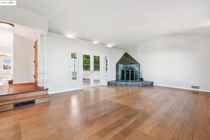 119 Villanova Dr, Oakland, California 94611