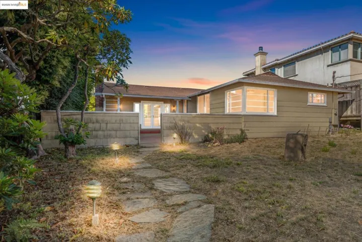 119 Villanova Dr, Oakland, California 94611