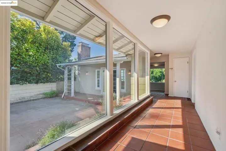 119 Villanova Dr, Oakland, California 94611