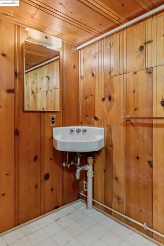 119 Villanova Dr, Oakland, California 94611