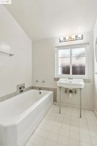 119 Villanova Dr, Oakland, California 94611