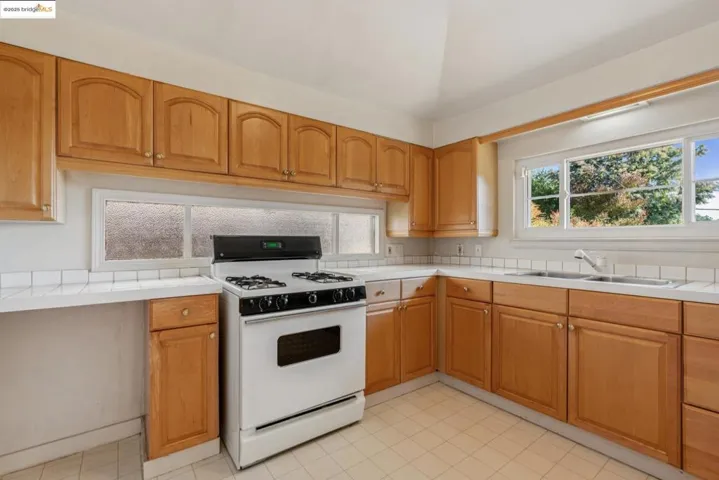 119 Villanova Dr, Oakland, California 94611