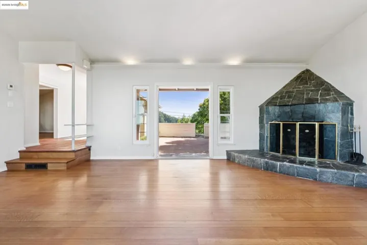 119 Villanova Dr, Oakland, California 94611